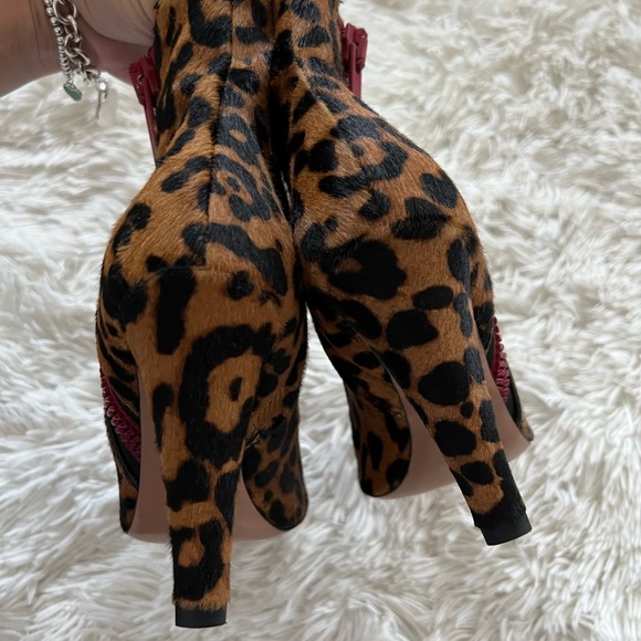 Veronica Beard Roquetta Calfair Booties - size 6 - Picture 6 of 11